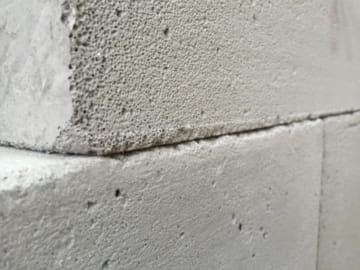 00112458